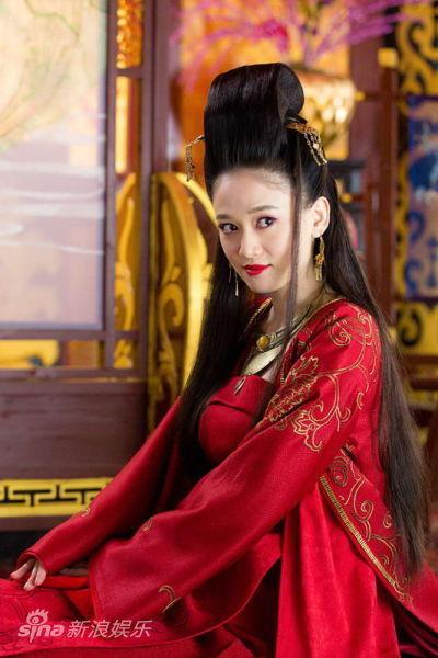 笑傲江湖陈乔恩花絮,幕后趣事连连，侠骨柔情尽展  第1张