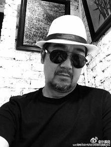 戴眼镜光头的男明星,戴眼镜光头男明星的独特魅力