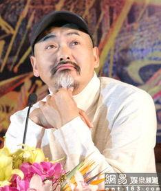 周润发搞笑剧照,笑料百出，喜剧之王风采依旧