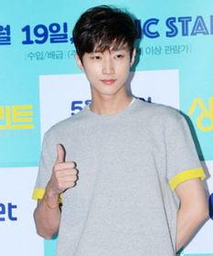 郑多率资料,从影视新星到时尚偶像的华丽蜕变  第2张