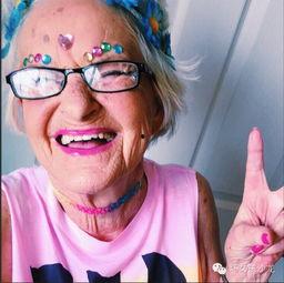 86岁的网红奶奶,跨越时代的魅力传奇  第2张